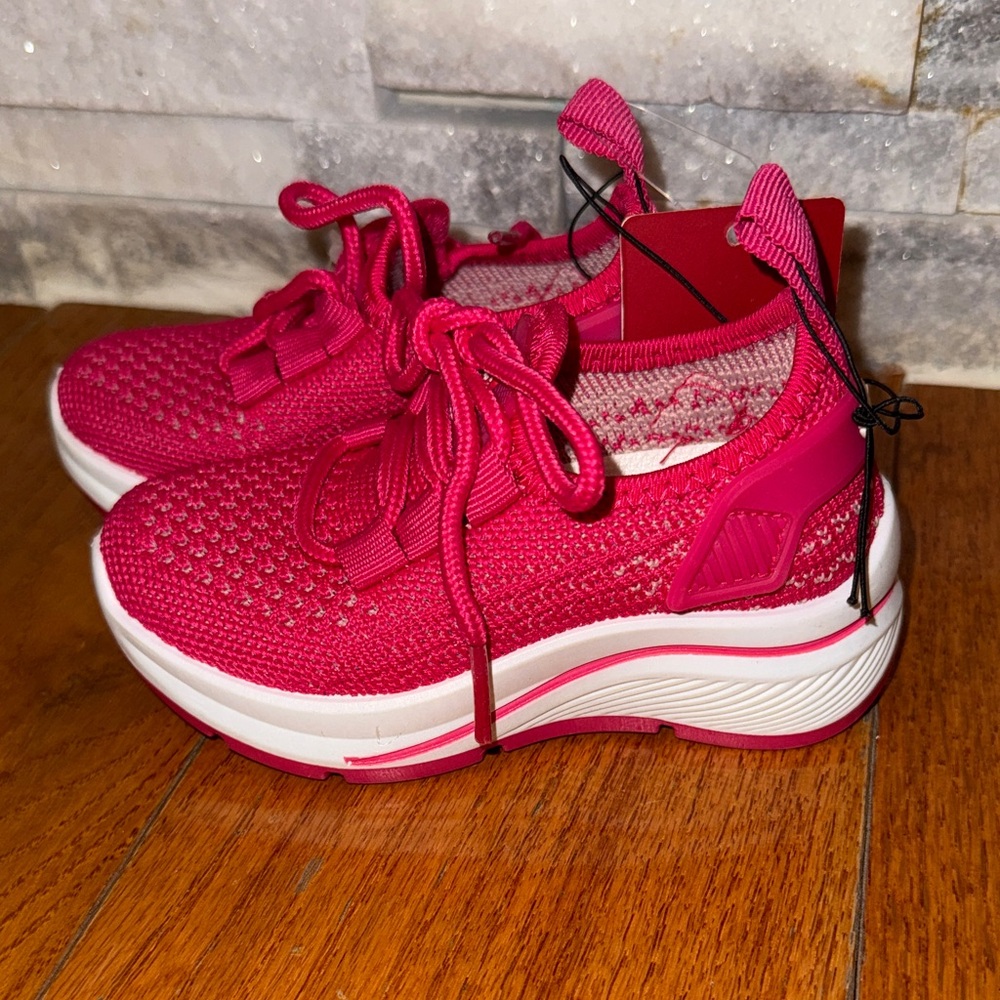 Ecko Unlimited Kids Shoes in Vibrant Pink